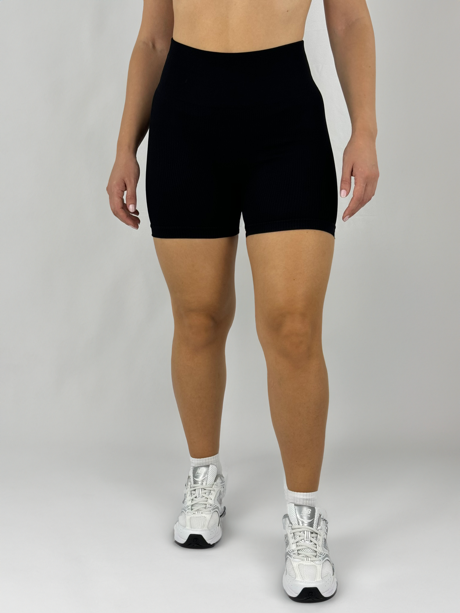Schwarz_Short_Sport_Leggings_fur_Damen_Karpao