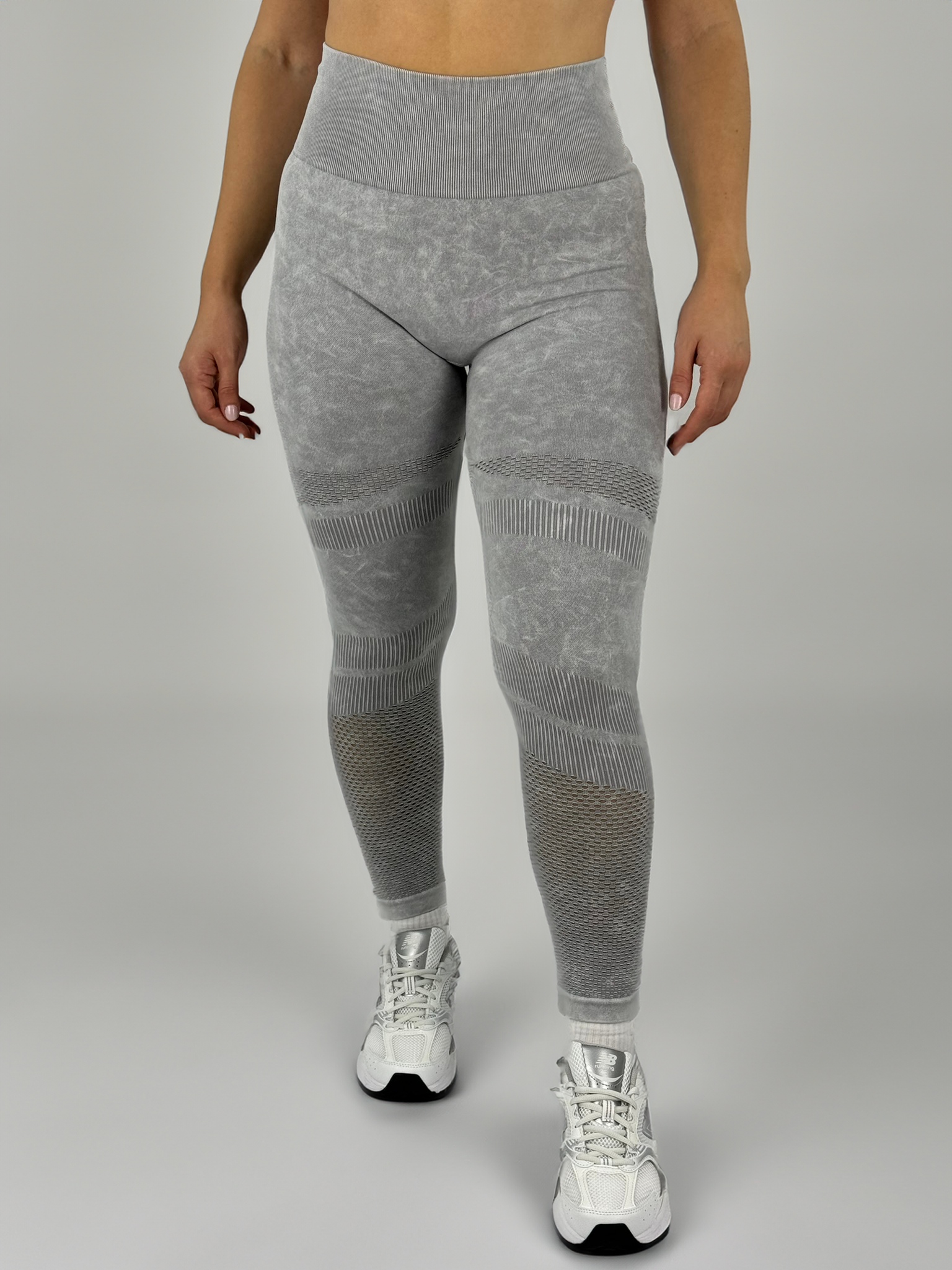 Vorderseite_Grau_Sport-Leggings_fur_Damen_von_Karpao